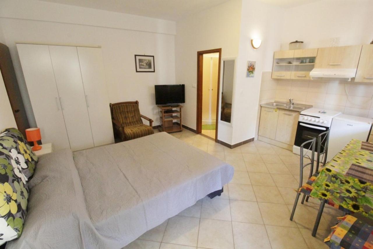 Apartments Zambratija With Sea View Ngoại thất bức ảnh